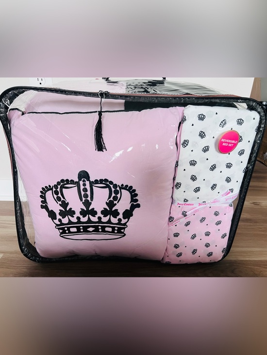 Juicy Couture Other - Juicy couture black/pink reversible comforter set queen sham,sheets,pillow